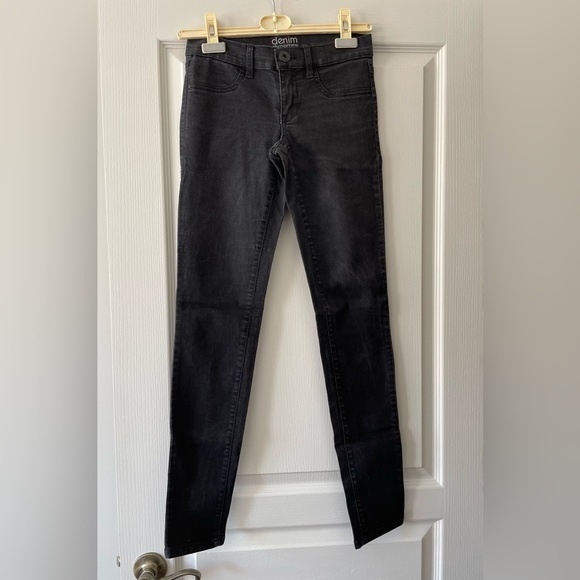 ⭐️ Dynamite Black Jeans - size 24 - Picture 1 of 4
